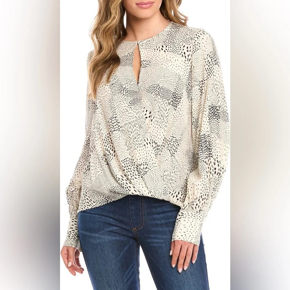 FIFTEEN TWENTY  Crossover Long Sleeve Blouse in Cream/black Sz : S